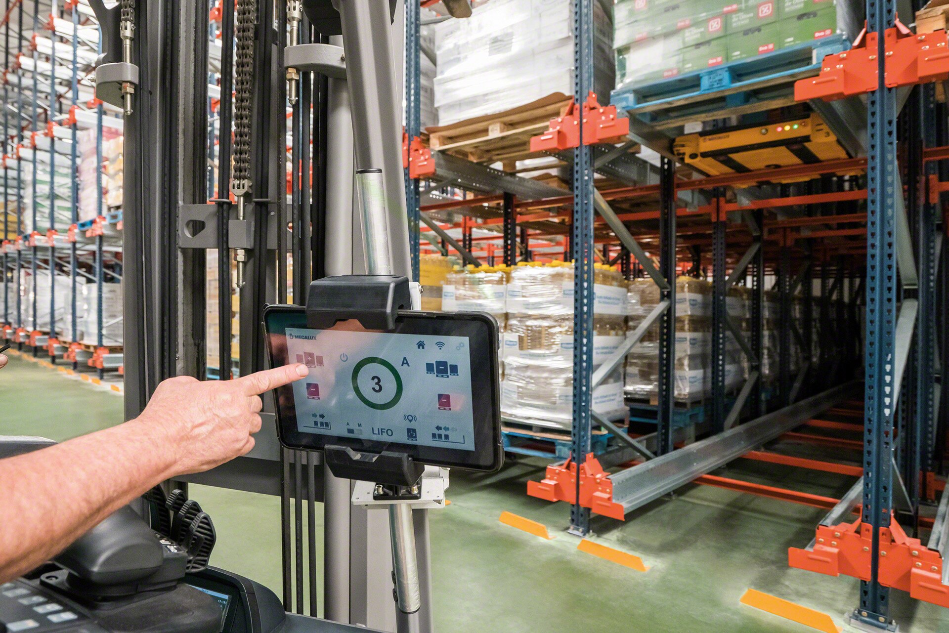 With the Wi-Fi enabled tablet, operators can connect with up to 18 shuttles at a time