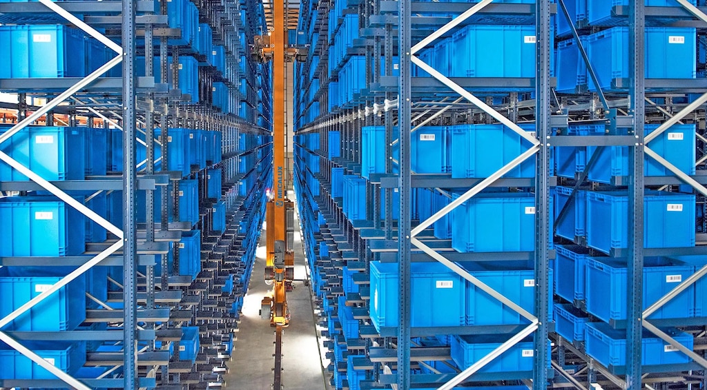 Stacker crane pentru cutii Stacker crane pentru cutii