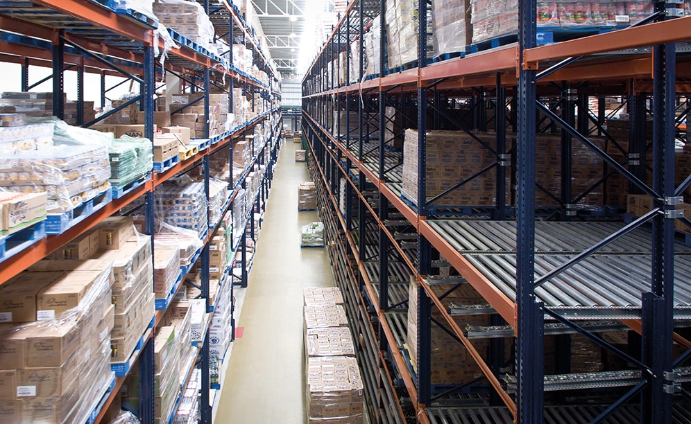 Each block of pallet racks comprises five levels, plus the ground floor, and is 10 m high and 80 m long