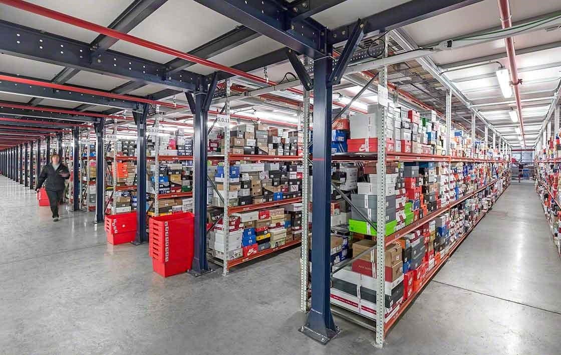 Logistica comerțului electronic trebuie să gestioneze un număr mare de SKU-uri