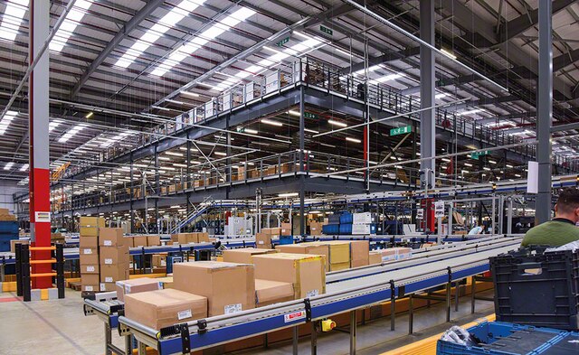 Depozitul omnicanal Decathlon din Northampton (Marea Britanie) Depozitul omnicanal Decathlon din Northampton (Marea Britanie)